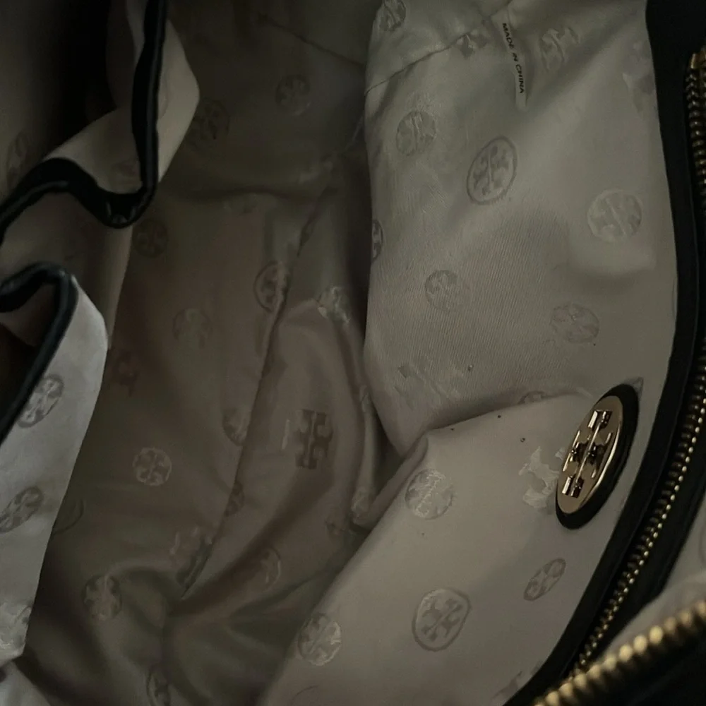 Tory Burch Black Leather Satchel Handbag with Gold Logo. - Picture 4 of 6